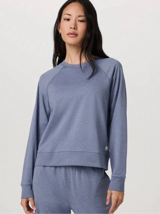 Vuori Tops - Vuori Halo Crew Top Women’s Pullover Long Sleeve Blue